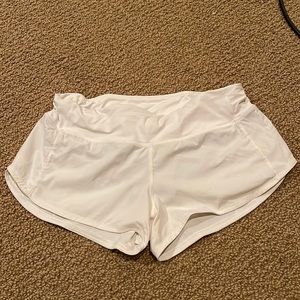 Lululemon white speed up high rise lined short, 2.5 inches.